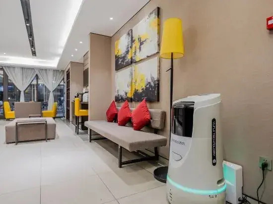 Homeinn Plus Hotel (Nanjing Xinjiekou Subway Station Deji Plaza)