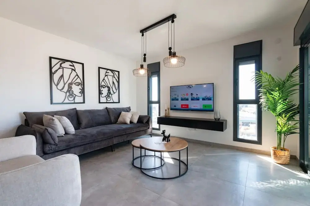 Luxury APT 3 BR New Tower Parking