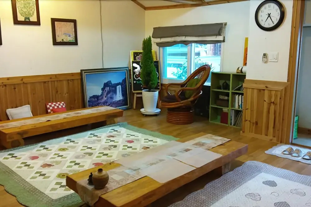 Seogwipo Bakkeurae Pension