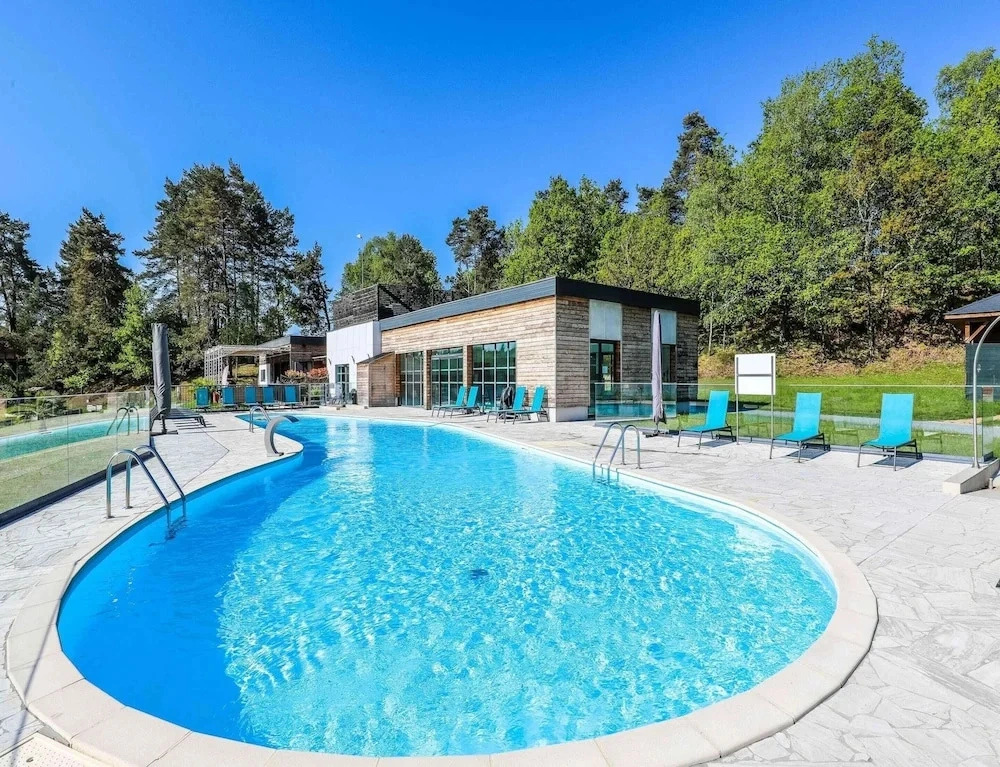 Cabin Near Meyrignac Lake