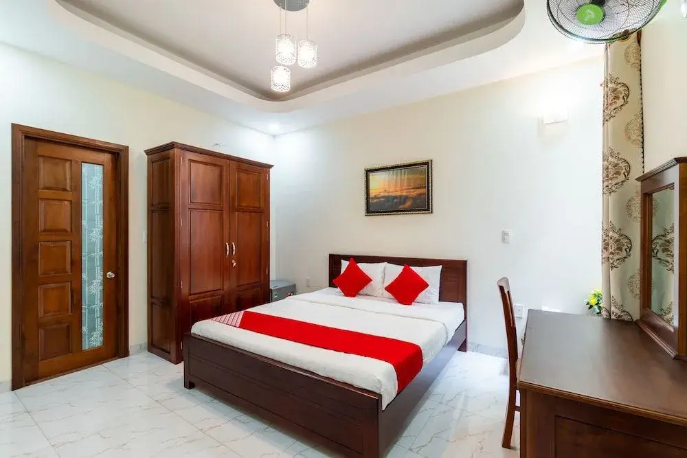 Oyo 222 Queen Hotel