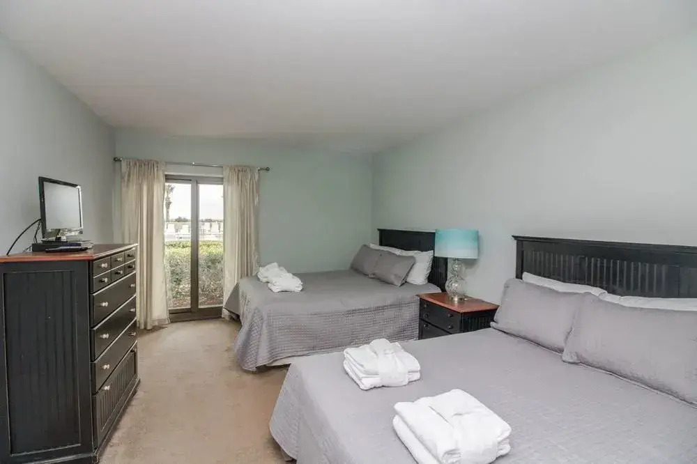 113 Ocean One Renovated Ground Floor 3 Br condo by RedAwning
