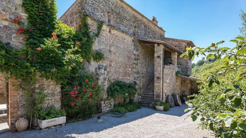San Lorenzo - Luxury Monastery