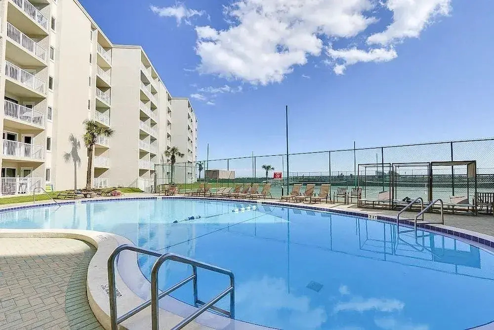 Gulf Shore Condo #105 - 2 Br condo by RedAwning
