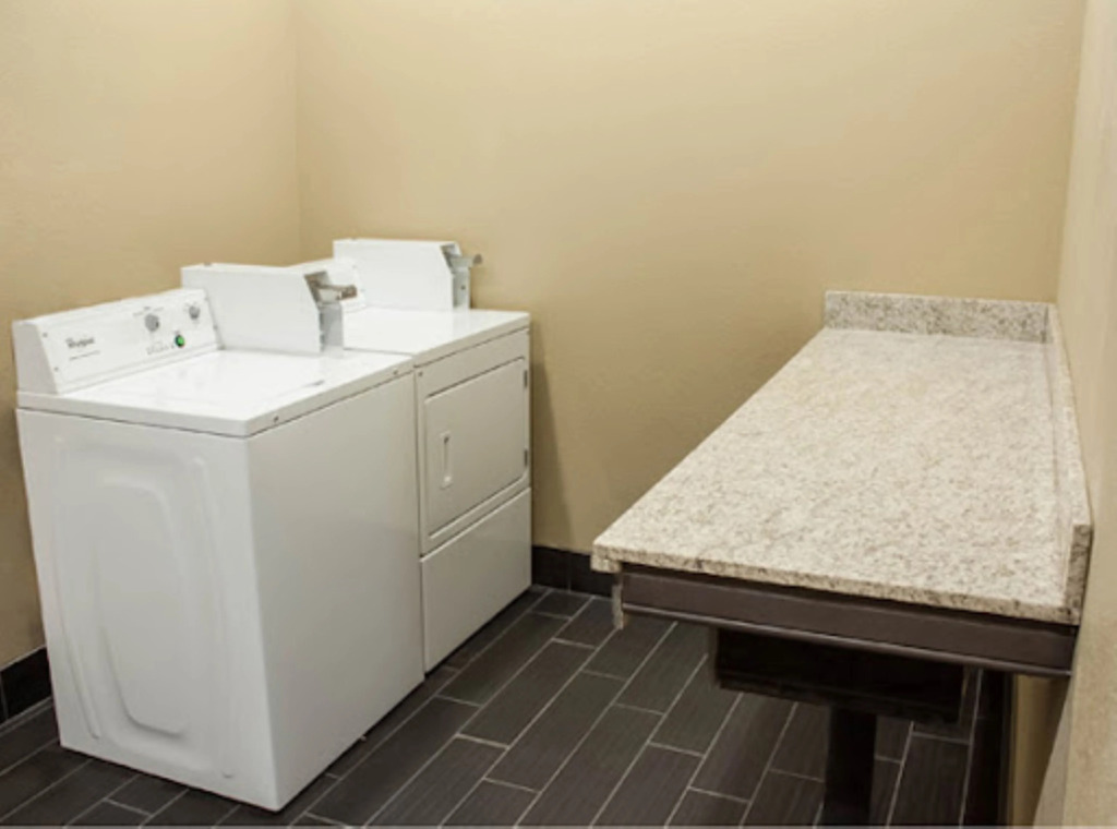 Holiday Inn Express & Suites Chicago - Matteson by IHG