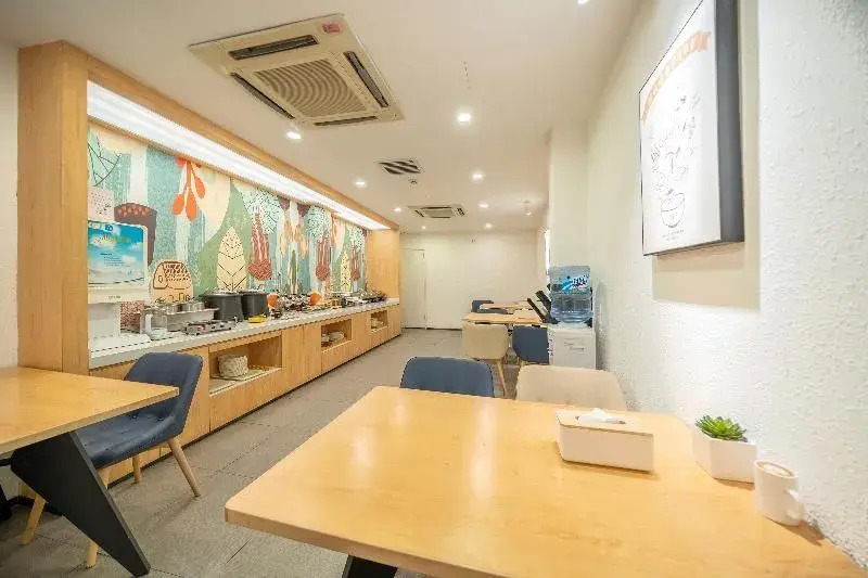 Hanting Hotel Shanghai Zhoupu Wanda Metro Station
