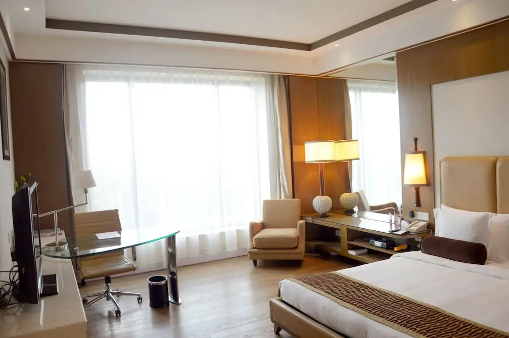 Hotel S K Crown Park