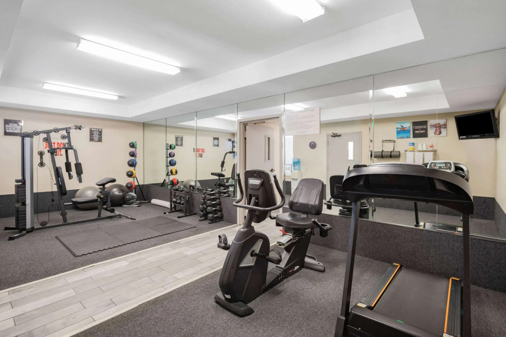 Ramada by Wyndham Bakersfield