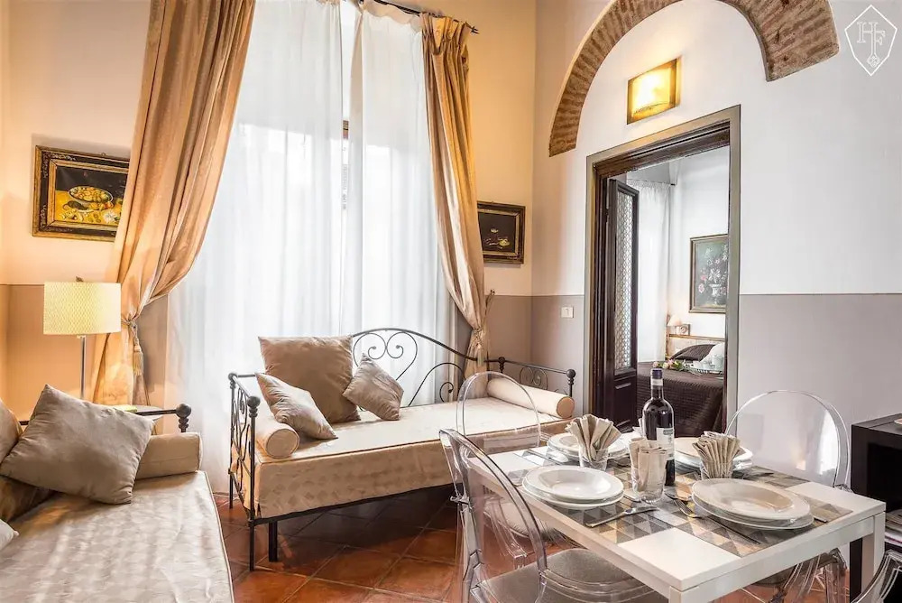 Calzaiuoli Apartments by Mamo Florence
