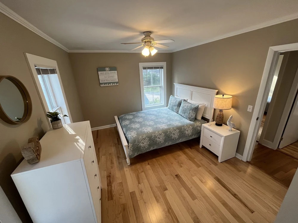 Cozy 3BR Beach House by the Sea