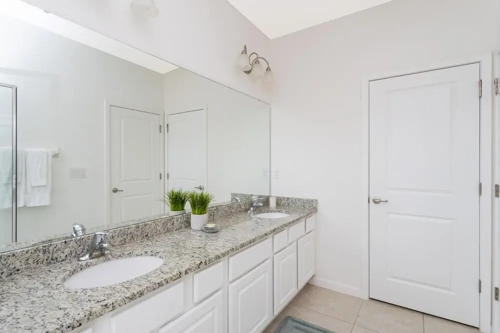 Marvelous 4 Bd w Pool Close to Disney Sonoma 2690
