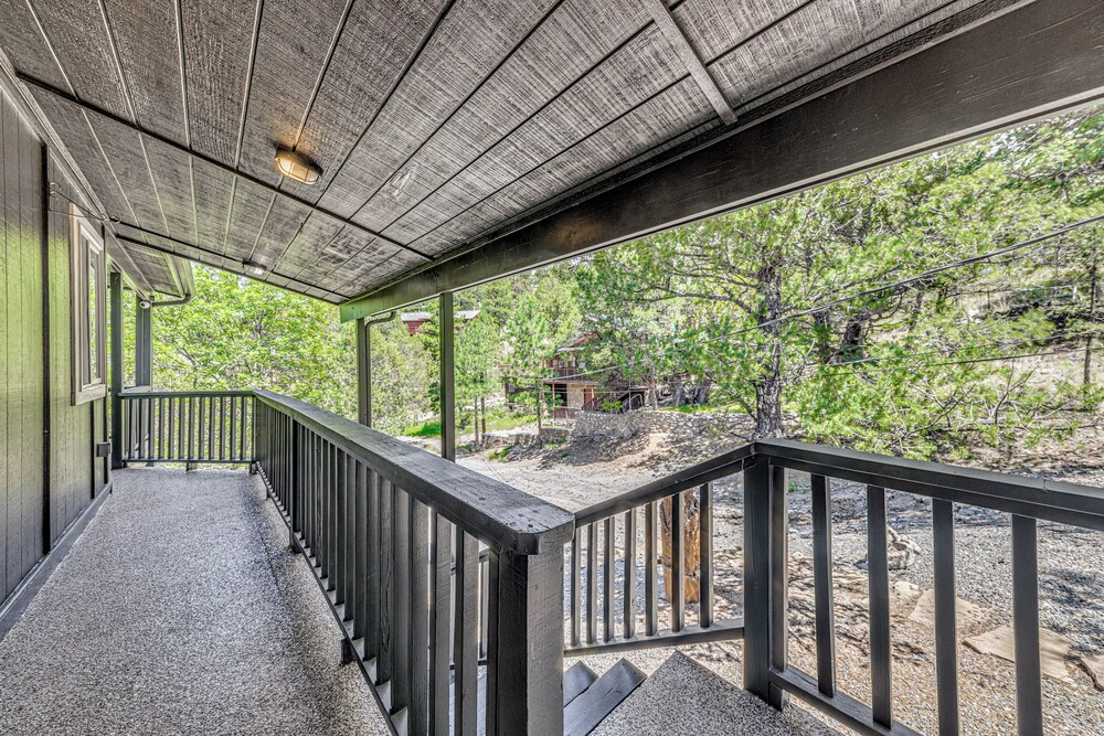 18 Mi to Ski Apache - Ruidoso Home Fit for Family!
