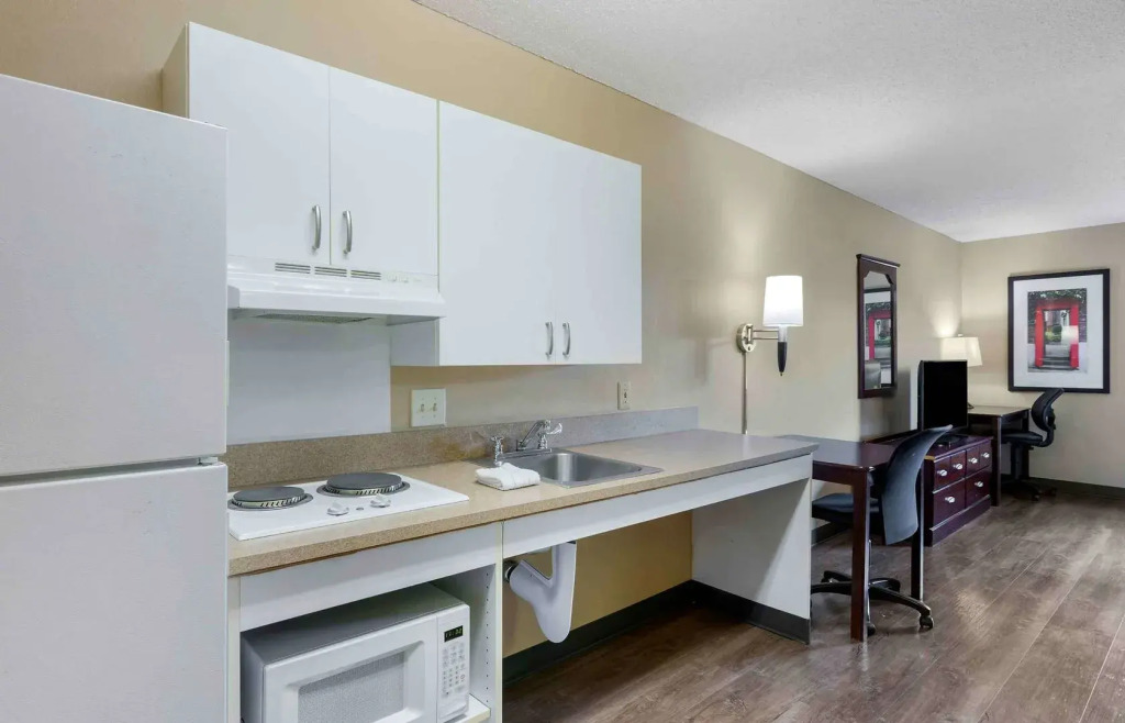 Extended Stay America Suites - Santa Barbara - Calle Real