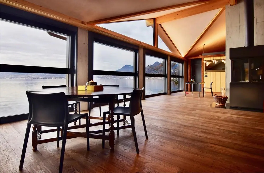 NEW 3BD Luxury Villa on the Geneva Lake