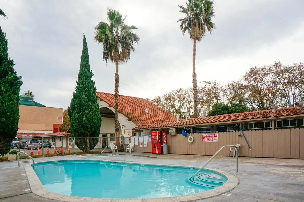 E-Z 8 Motel San Jose 1