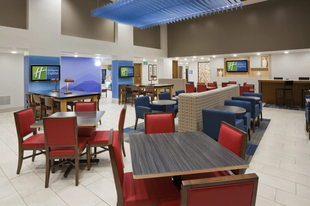 Holiday Inn Express & Suites Minneapolis - West End by IHG