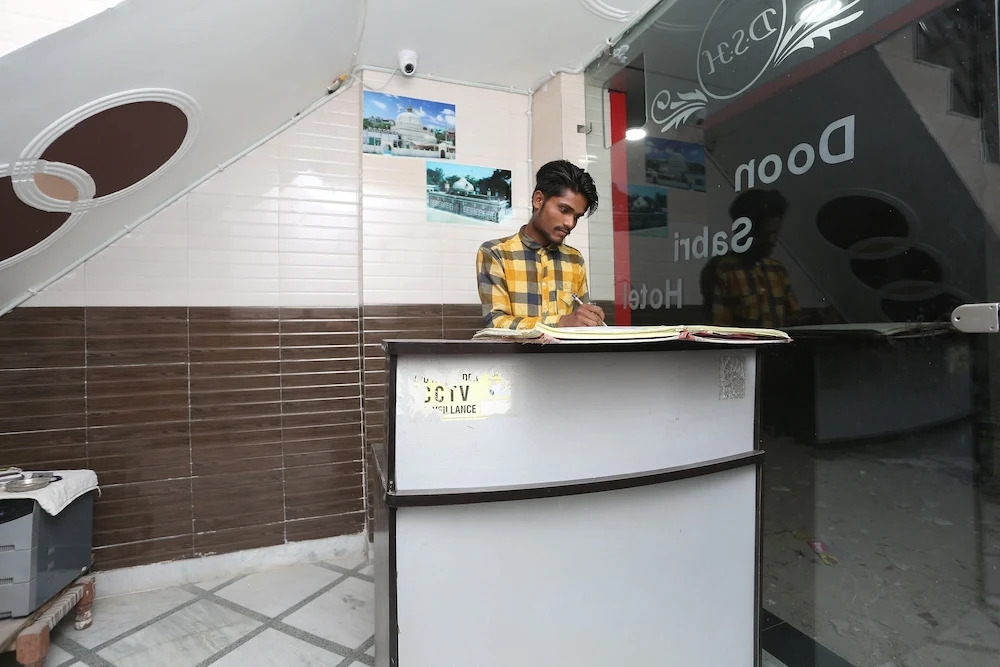 SPOT ON 37780 Hotel Doon Sabri