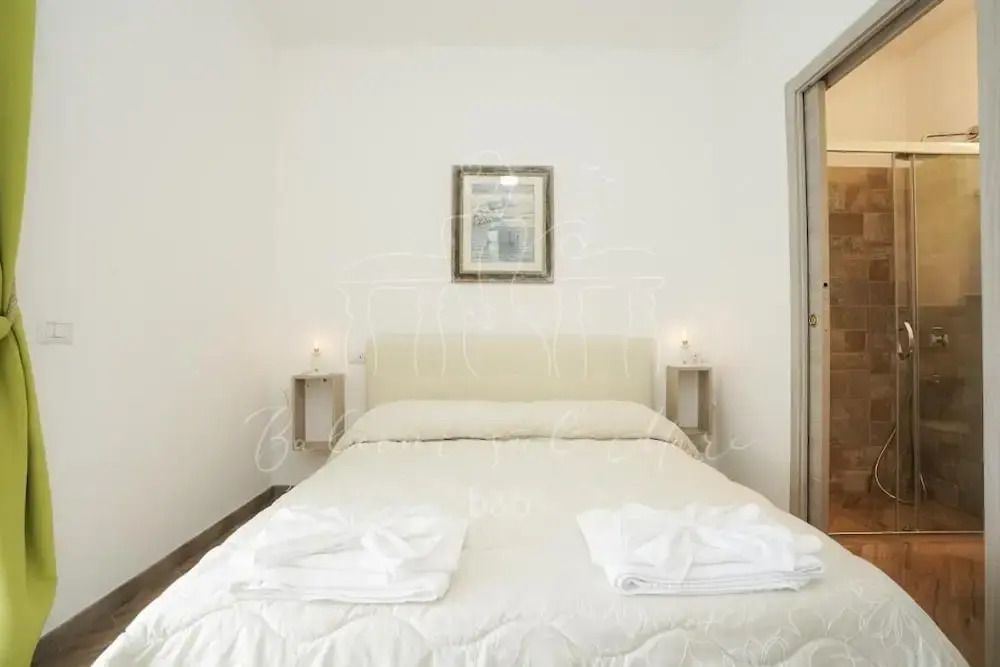 Room in B&B - B&B Balconi Sul Mare Standard Room With Balcony Overlooking the sea "la Staffa"