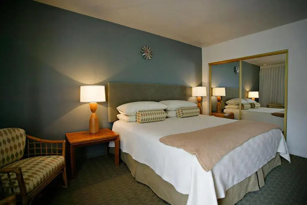 Desert Hills - 21 and Over - A Town & Desert Boutique Hotel