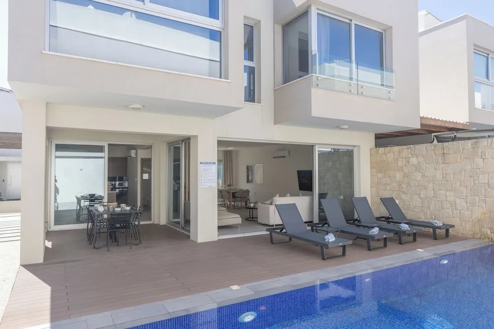 4 Bed Villa With Private Pool - Brand new