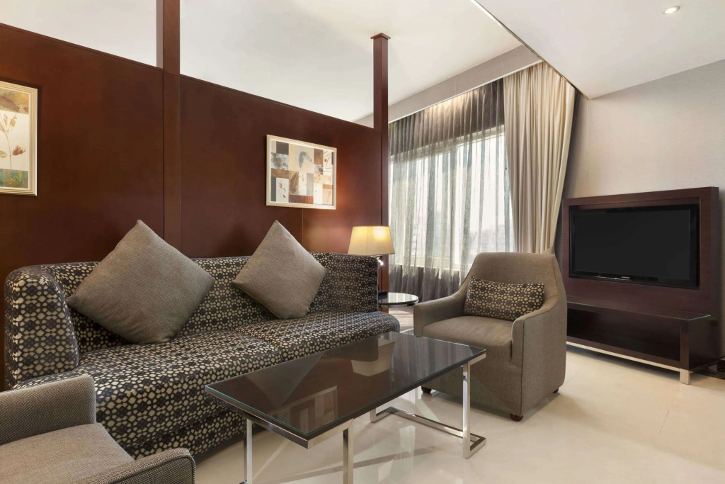 Отель Howard Johnson by Wyndham Bur Dubai