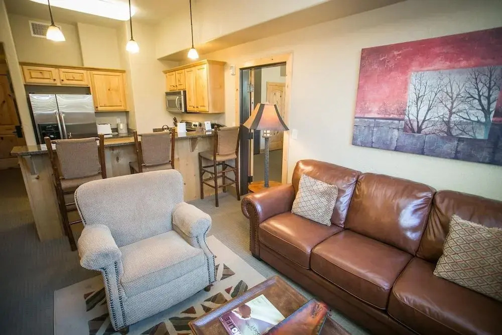 Amazing Mountain Views and Full Kitchen by RedAwning - Save 20% on 7+ Nights!