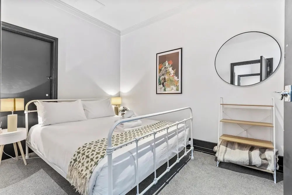 Spacious 2BR in CBD Pool Gym Parking Zodiak Stays