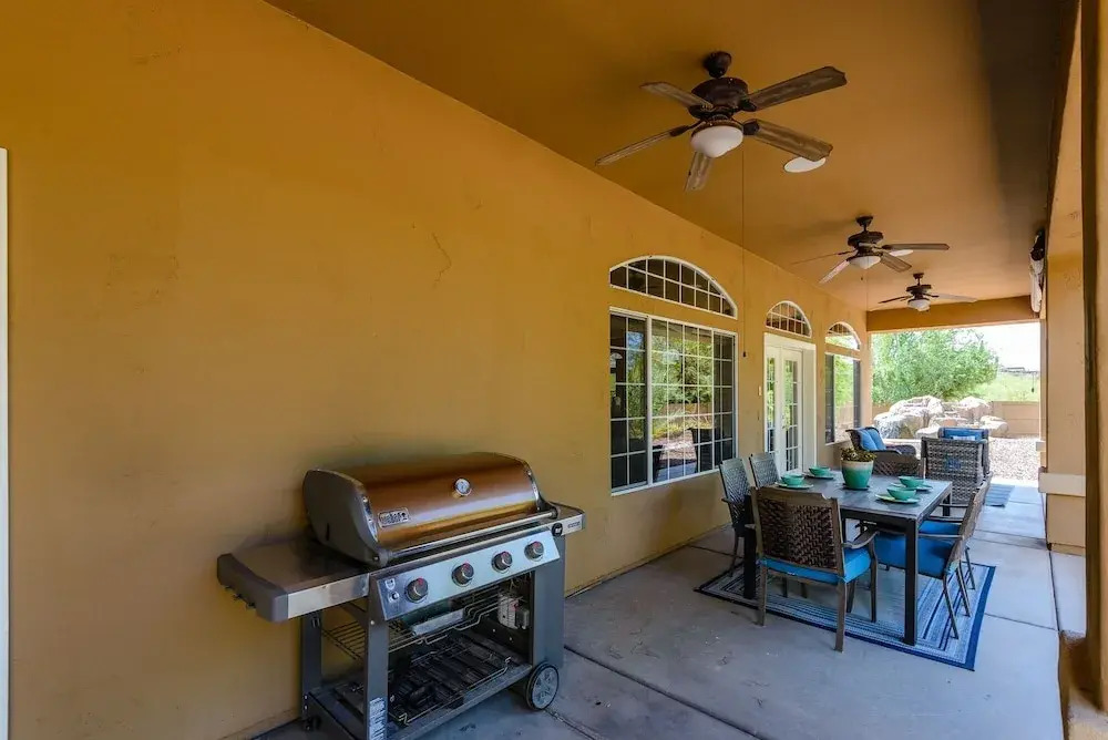 Casa Dynamite 4 Bedroom Home by RedAwning