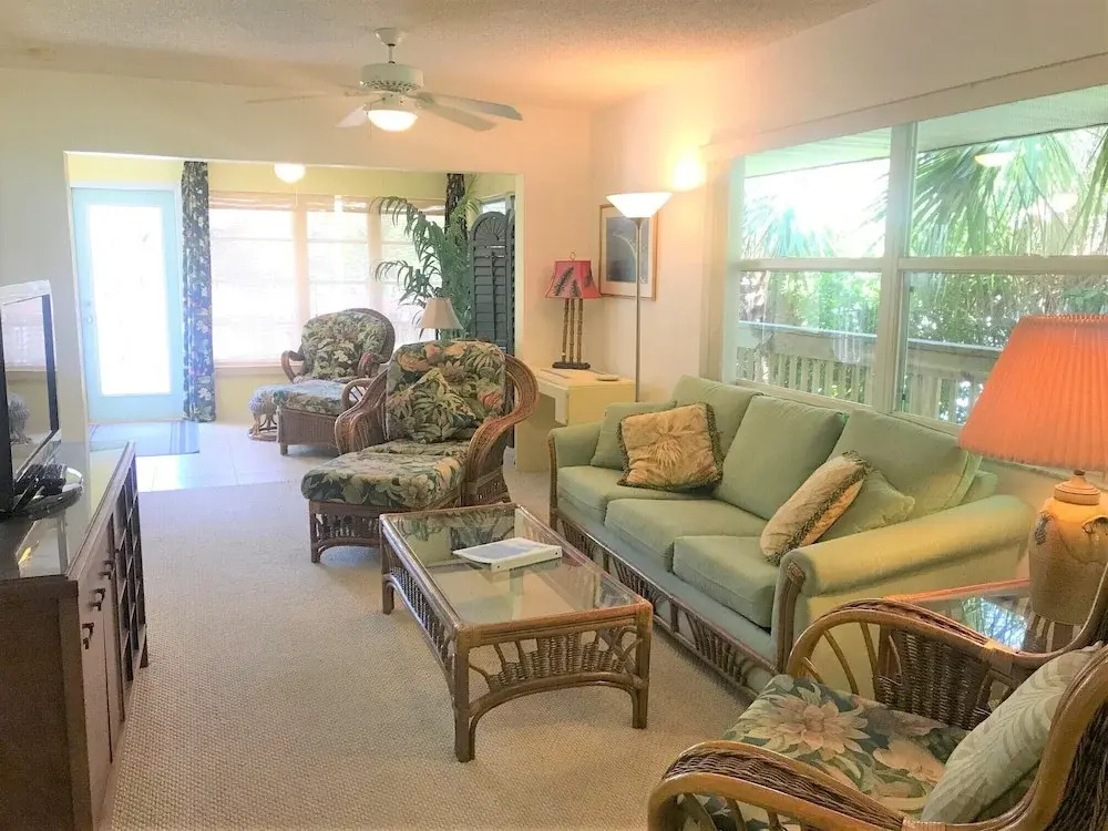 Point of Rocks Home 1010-1012 6 Bedrooms 6 Bathrooms Home