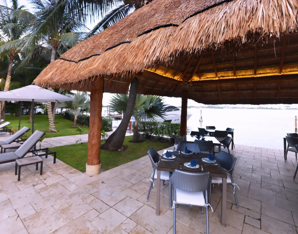 Sina Suites Cancun