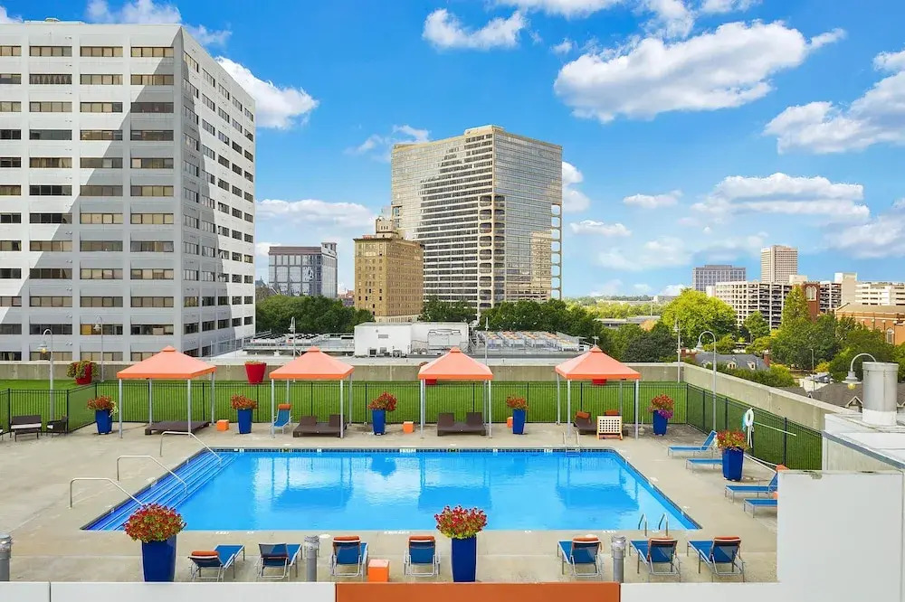 Downtown Midtown Apartments by NUOVO