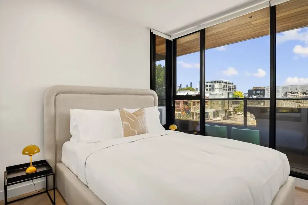 Bright 2-bed Apartment in Fitzroy's Heart