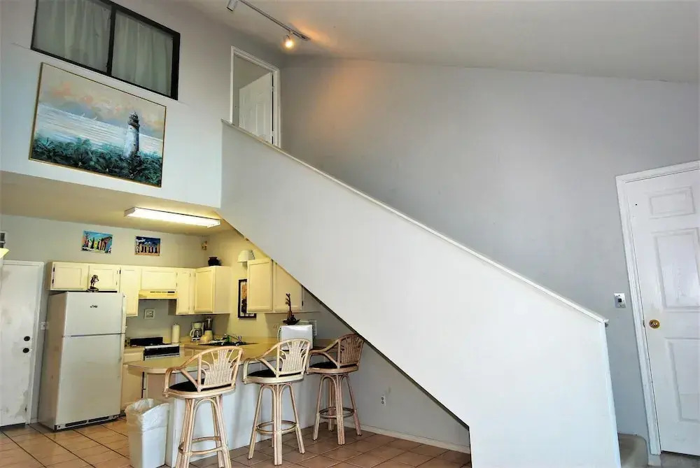108 W. Morningside 2 Bedroom Condo by RedAwning