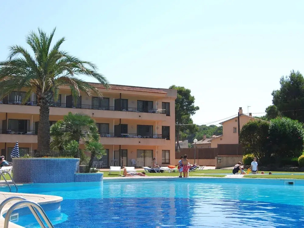 Comfortable apartment with AC, at 900 m. from the beach