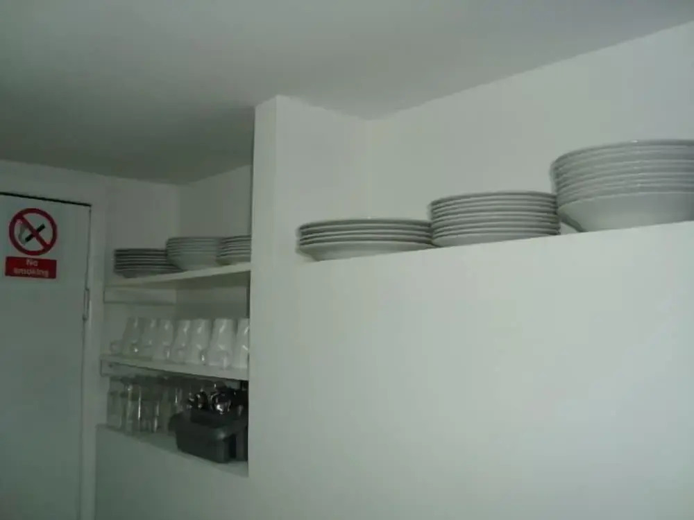 Hostel Alma & Cafe Express