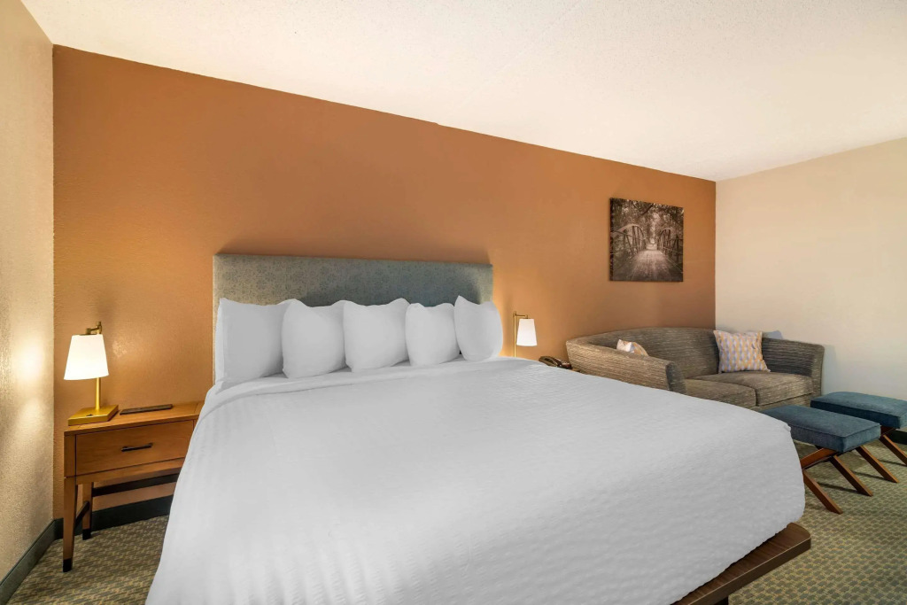 The Clocktower Hotel Latham - North Albany, an Ascend Collection Hotel