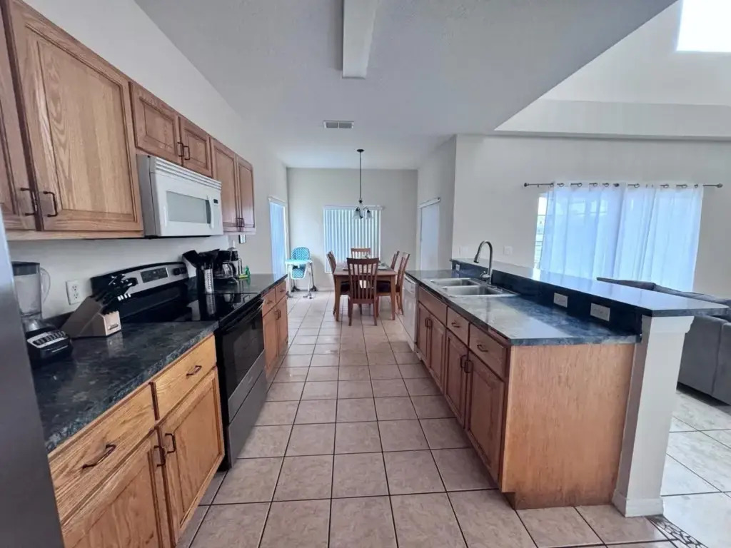 5 BR/3.5B Lake View, Pool, close to Disney : CL45, Kissimmee, US