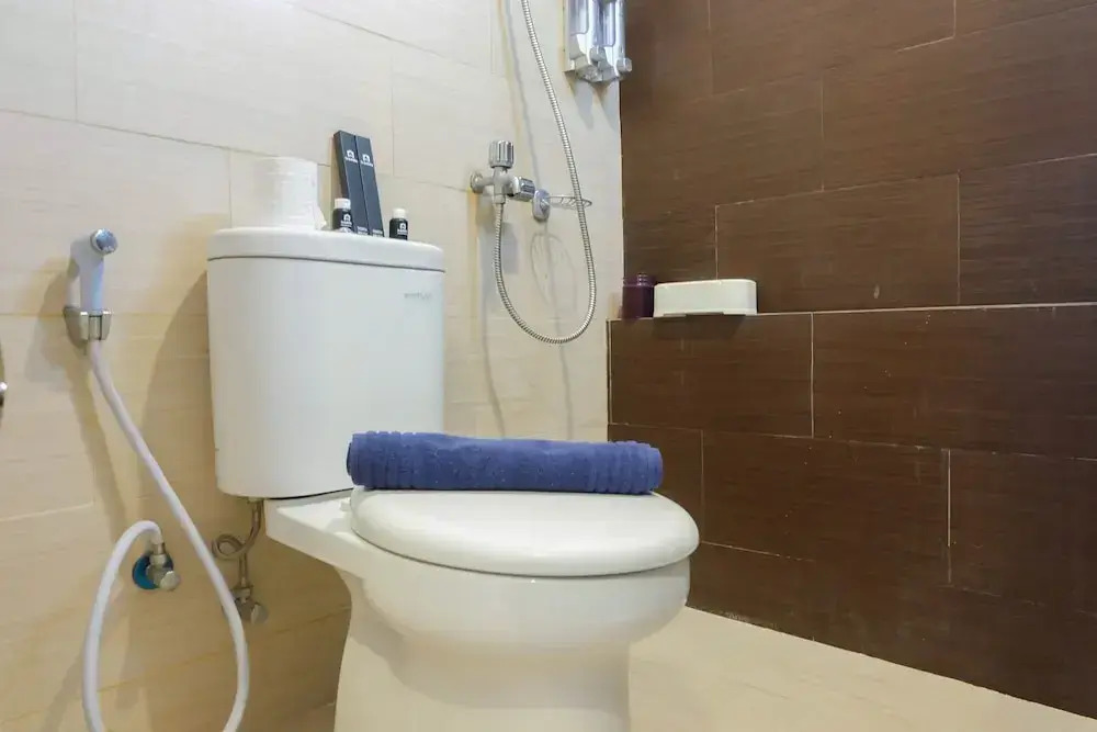 Exclusive and Spacious 1BR Apartment at Bassura City