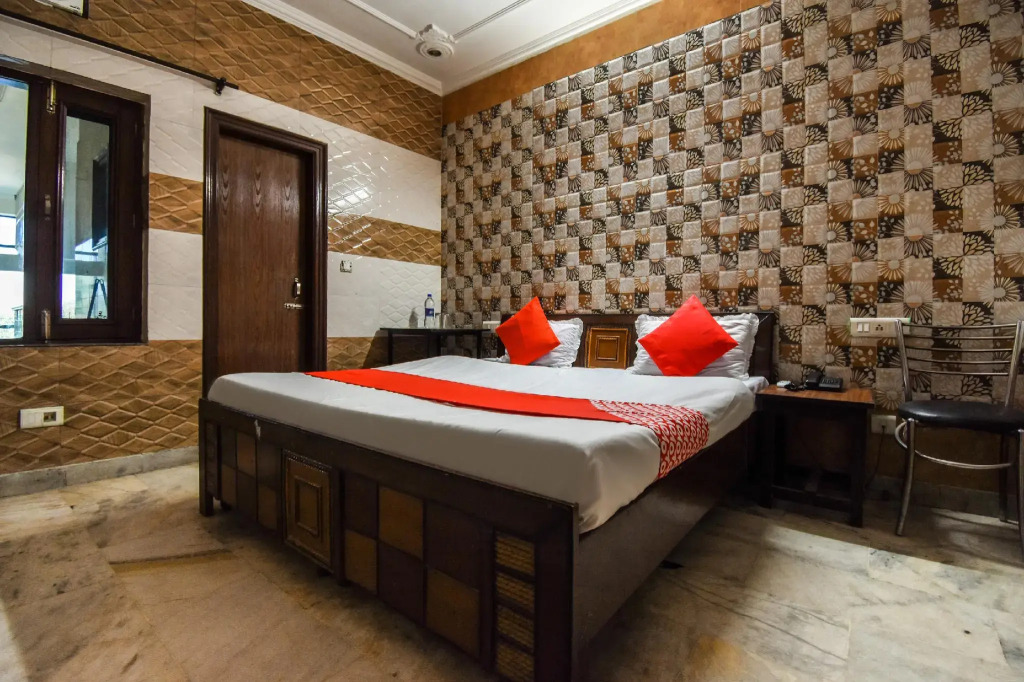 OYO 69417 Hotel Dream Town