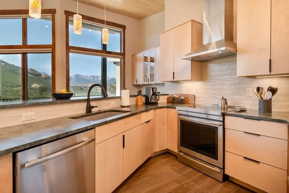 Azure Vista Vacation Home At Windcliff 3 Bedroom Home by Redawning