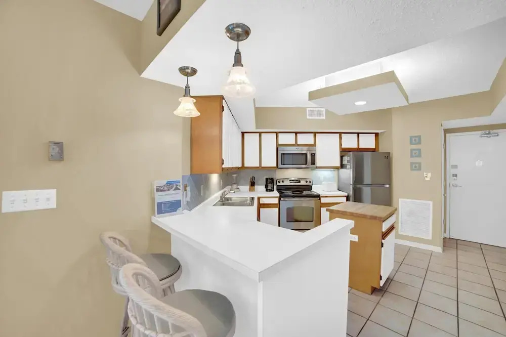 Pelican Pointe 805