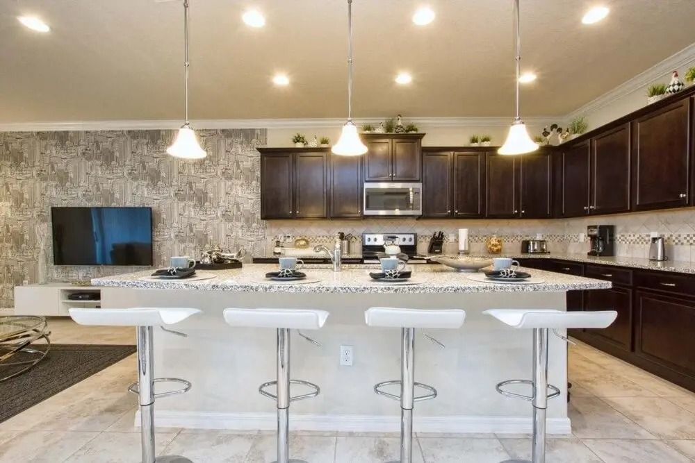 Amazing House! Windsor at Westside - 8817MD