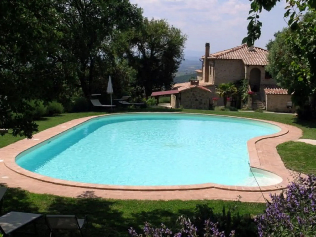 Tuscan Scenic View Stay