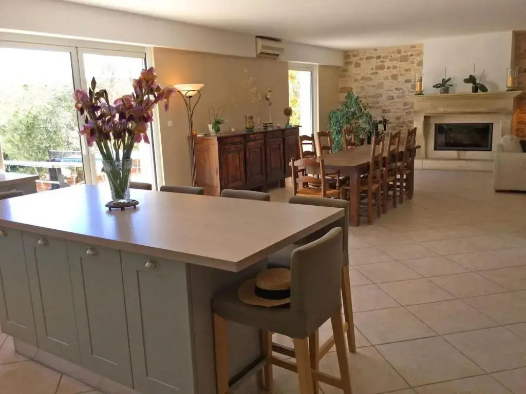 Grande Maison Familiale Avec Piscine Privée Et Climatisation, 10 Personnes, Très Grand Jardin, Située Aux Vignères, Proche de L'Isle Sur la Sorgue - Ls2-338 Gaugalino