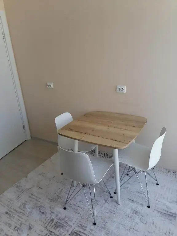 Unique One Bedroom Apartment
