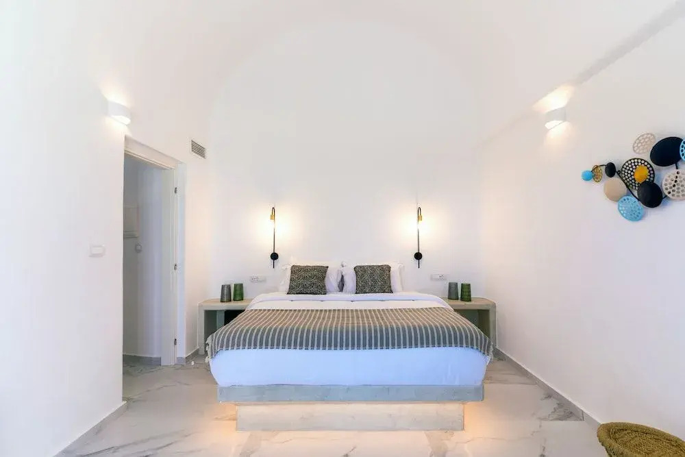Lavadoze Luxury Suites