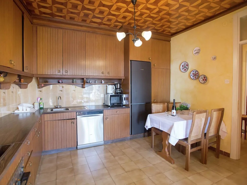 Standard Apartment Located on the Promenade in Rovinj With a sea View