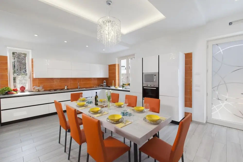 AMORE RENTALS - Villa Iside