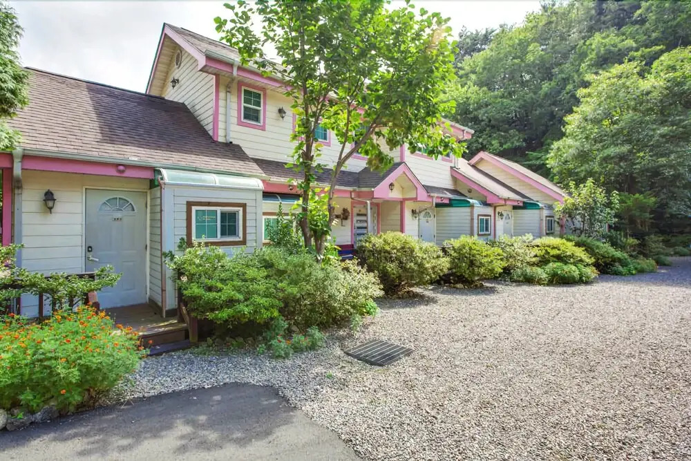 Yangyang Seorak Spa Herb Ville Pension