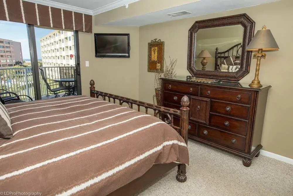 Inlet Reef 312 2 Bedroom Condo by RedAwning
